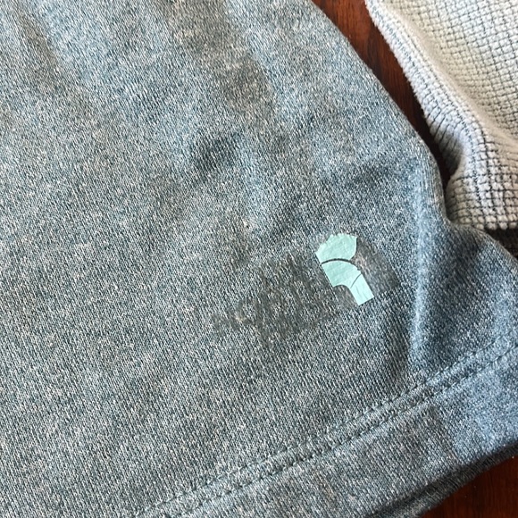 The North Face 1/4 Zip - Picture 3 of 4